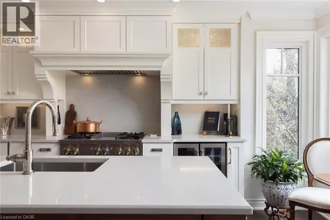 392 Aspen Forest Drive Oakville ON L6J 6H5