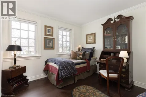 392 Aspen Forest Drive Oakville ON L6J 6H5