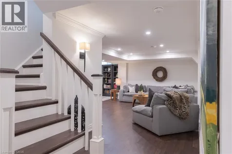 392 Aspen Forest Drive Oakville ON L6J 6H5