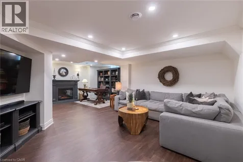 392 Aspen Forest Drive Oakville ON L6J 6H5