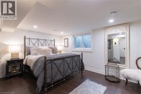 392 Aspen Forest Drive Oakville ON L6J 6H5