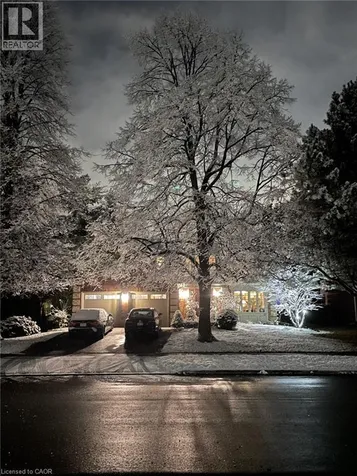 392 Aspen Forest Drive Oakville ON L6J 6H5