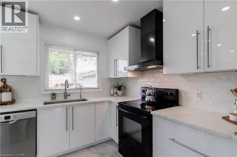 304 Greenfield Avenue Kitchener ON N2C 1E1