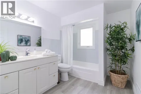304 Greenfield Avenue Kitchener ON N2C 1E1