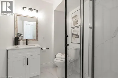 304 Greenfield Avenue Kitchener ON N2C 1E1