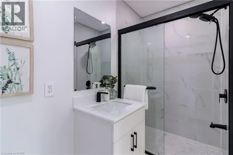 304 Greenfield Avenue Kitchener ON N2C 1E1