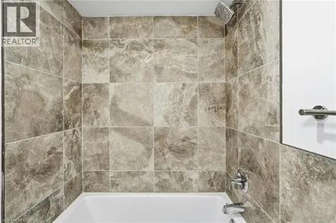 4876 Simcoe Street Niagara Falls ON L2E 1V9