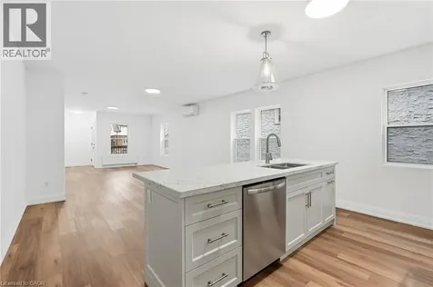 4876 Simcoe Street Niagara Falls ON L2E 1V9