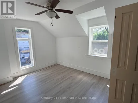 47 Market Street Collingwood ON L9Y 3M5