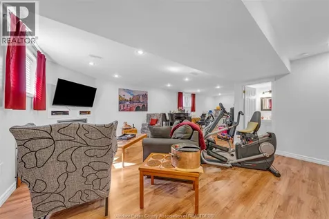 429 Mclellan Avenue Amherstburg ON N9V 4C8