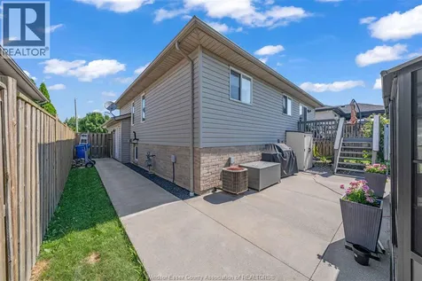 429 Mclellan Avenue Amherstburg ON N9V 4C8