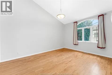 435 Sandpoint Windsor ON N8P 1S3