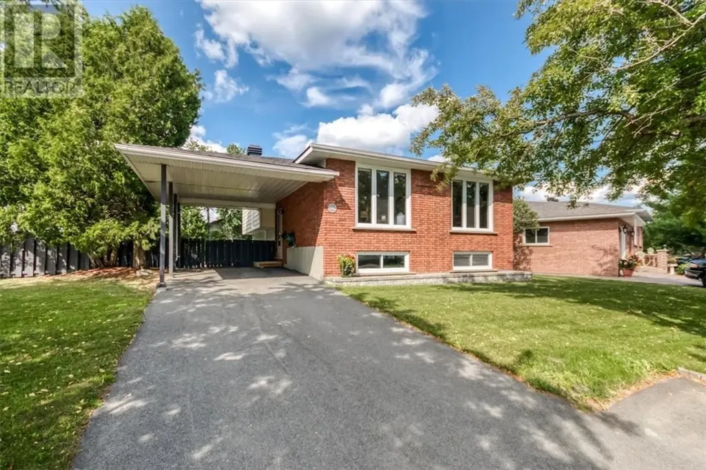1902 Overbrook Crescent Sudbury ON P3A 5H6