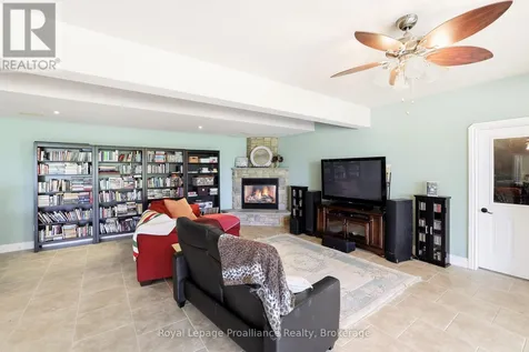 1674 Morris Avenue Selwyn ON K0L 1T0