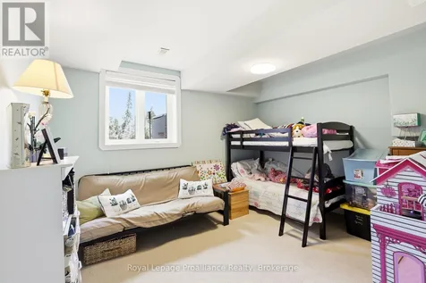 1674 Morris Avenue Selwyn ON K0L 1T0