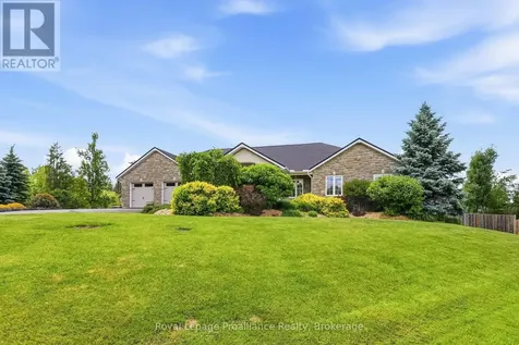 1674 Morris Avenue Selwyn ON K0L 1T0