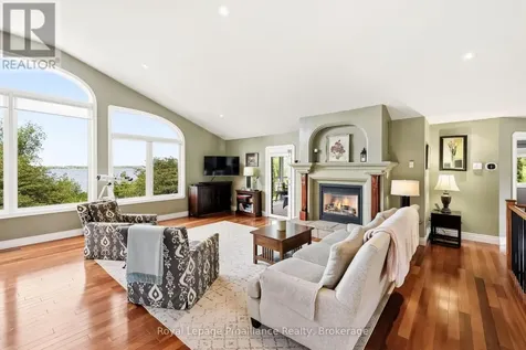 1674 Morris Avenue Selwyn ON K0L 1T0