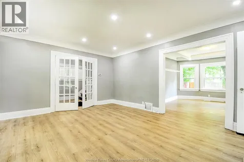 1484 Victoria Avenue Windsor ON N8X 1P3