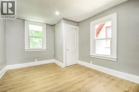 1484 Victoria Avenue Windsor ON N8X 1P3