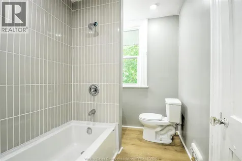 1484 Victoria Avenue Windsor ON N8X 1P3
