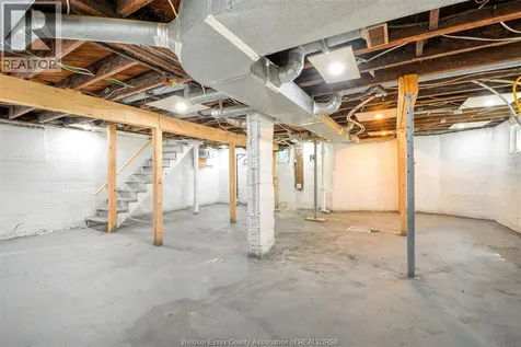1484 Victoria Avenue Windsor ON N8X 1P3