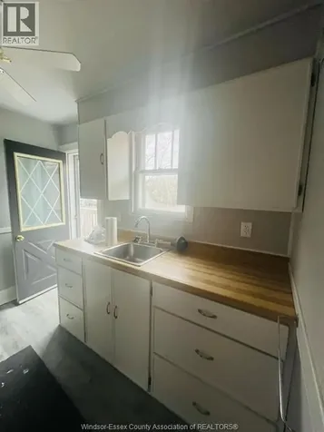 1645 Goyeau Windsor ON N8X 3L7