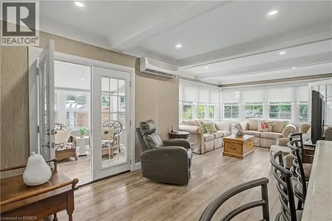 19 Springfield Drive Brantford ON N3R 1N1