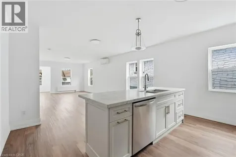 4876 Simcoe Street Niagara Falls ON L2E 1V9