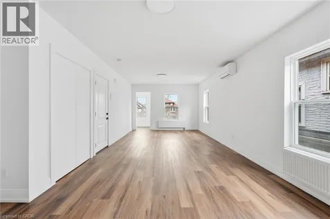 4876 Simcoe Street Niagara Falls ON L2E 1V9