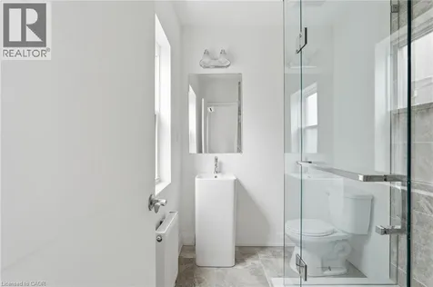 4876 Simcoe Street Niagara Falls ON L2E 1V9