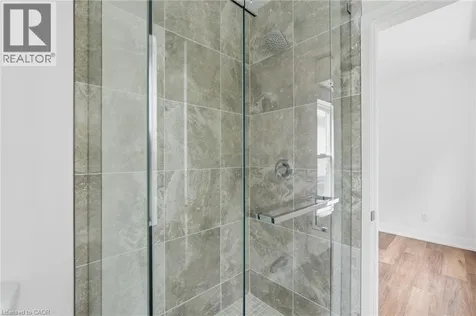 4876 Simcoe Street Niagara Falls ON L2E 1V9