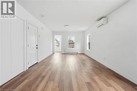 4876 Simcoe Street Niagara Falls ON L2E 1V9