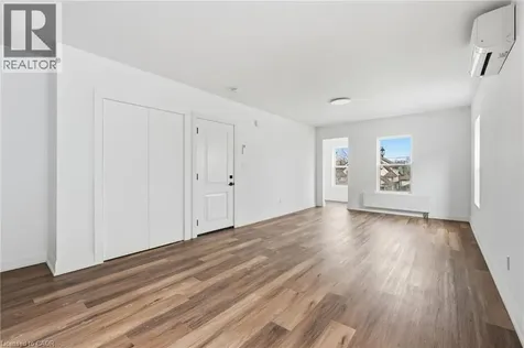 4876 Simcoe Street Niagara Falls ON L2E 1V9