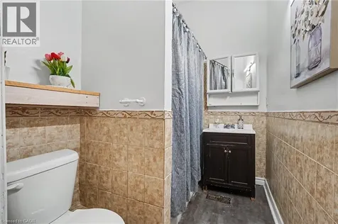 52 Cathcart Street Hamilton ON L8R 1M5