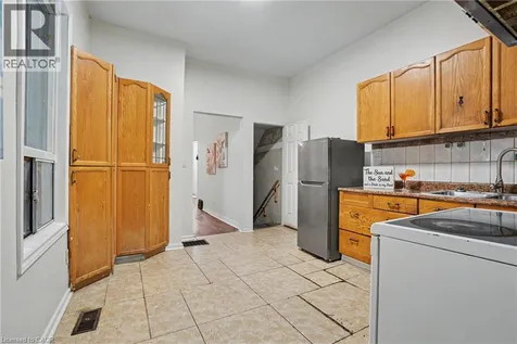 52 Cathcart Street Hamilton ON L8R 1M5