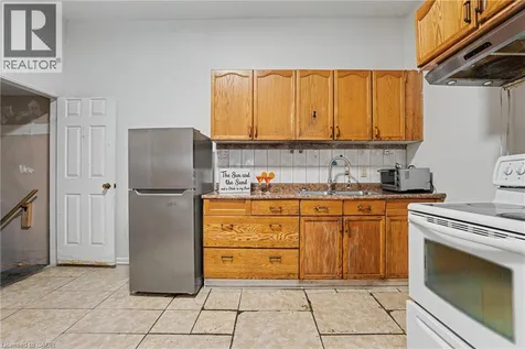 52 Cathcart Street Hamilton ON L8R 1M5
