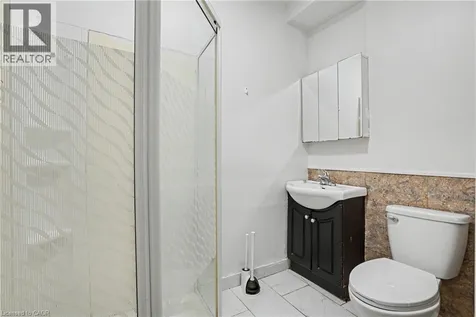 52 Cathcart Street Hamilton ON L8R 1M5