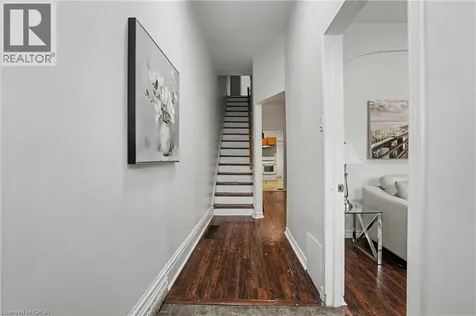 52 Cathcart Street Hamilton ON L8R 1M5