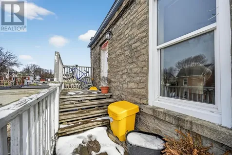 2 -42 King Street East Brockville ON K6V 1B1
