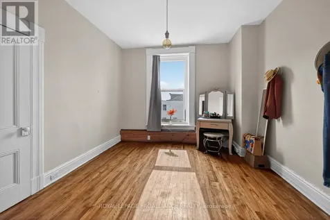 2 -42 King Street East Brockville ON K6V 1B1