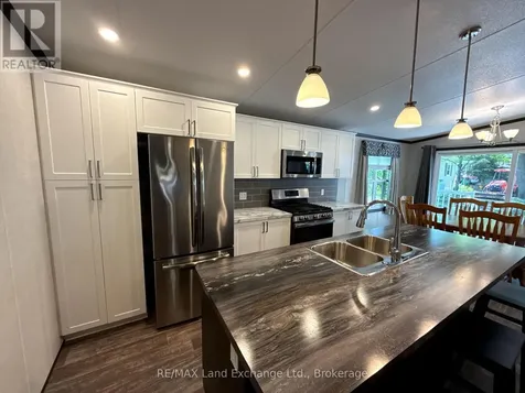 13 Southline Avenue Huron-kinloss ON N2Z 2X5