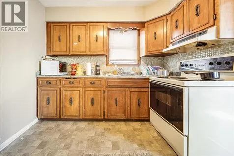 1249 Marentette Avenue Windsor ON N8X 4C7