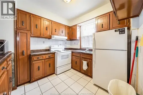 1249 Marentette Avenue Windsor ON N8X 4C7