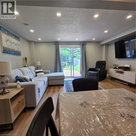 158 Newbury Drive Kitchener ON N2N 2N8
