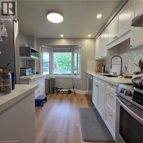 158 Newbury Drive Kitchener ON N2N 2N8