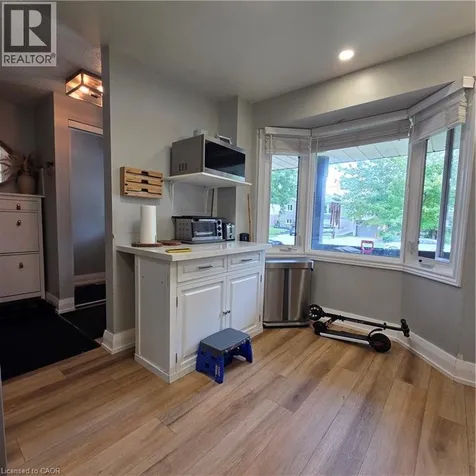 158 Newbury Drive Kitchener ON N2N 2N8