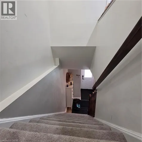 158 Newbury Drive Kitchener ON N2N 2N8