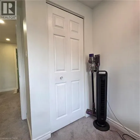 158 Newbury Drive Kitchener ON N2N 2N8
