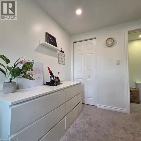 158 Newbury Drive Kitchener ON N2N 2N8
