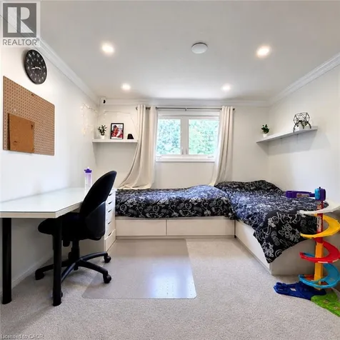 158 Newbury Drive Kitchener ON N2N 2N8